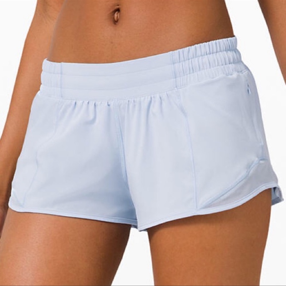 Lululemon Hotty Hot LR 2.5” shorts in Daydream